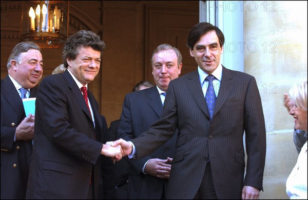 04/01/2004. Francois Fillon hands over his power to Jean-Louis Borloo new as Minister for Employment, Labor and Social Cohesion.