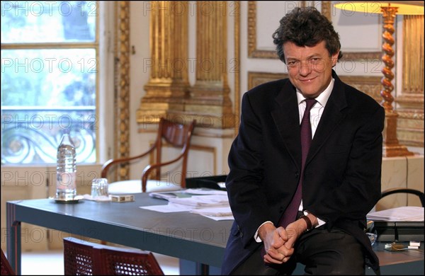 04/02/2004.  Jean-Louis Borloo, Minister for Employment, Labor and Social Cohesion: first day of labor.