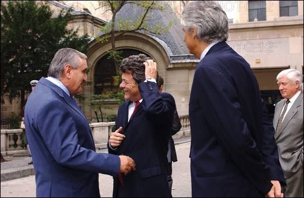 30/09/2004. Reunion des services de l'Etat pour le plan social a la Mutualite a Paris.