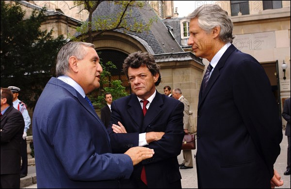 30/09/2004. Reunion des services de l'Etat pour le plan social a la Mutualite a Paris.