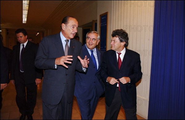 30/09/2004. Reunion des services de l'Etat pour le plan social a la Mutualite a Paris.