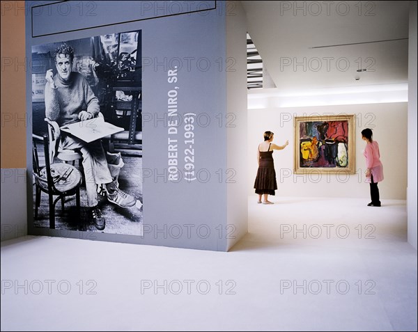 06/18/2005. American actor Robert De Niro opens exhibition of Robert De Niro Sr. paintings at La Piscine in Roubaix.