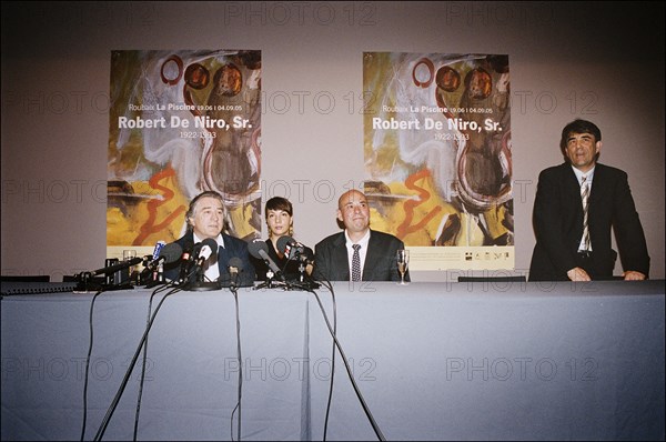 06/18/2005. American actor Robert De Niro opens exhibition of Robert De Niro Sr. paintings at La Piscine in Roubaix.