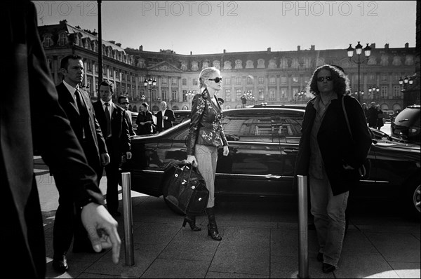 10/04/2005. "A few days in the life of Sharon Stone", a book by photographer Emanuele Scorcelletti.