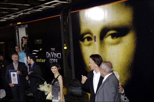 05/16/2006. Arrival of Da Vinci Code crew at Cannes rail station.