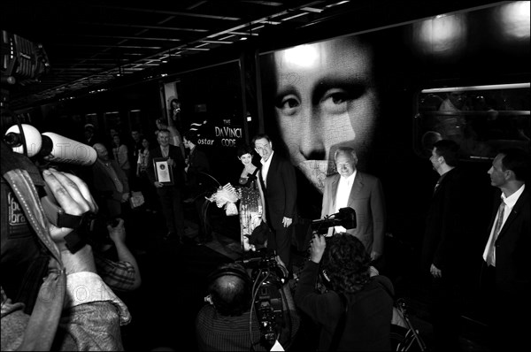 05/16/2006. Arrival of Da Vinci Code crew at Cannes rail station.