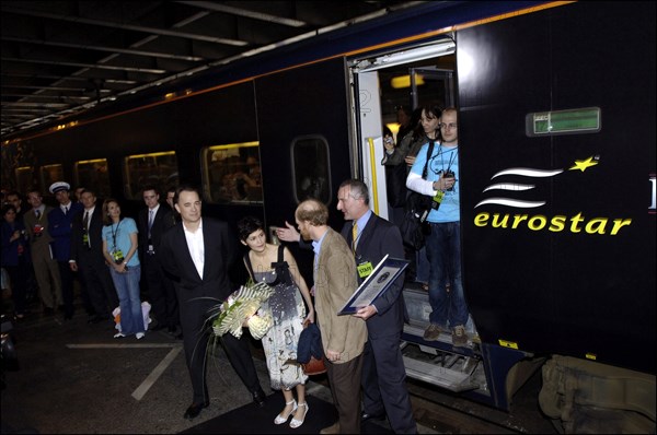 05/16/2006. Arrival of Da Vinci Code crew at Cannes rail station.