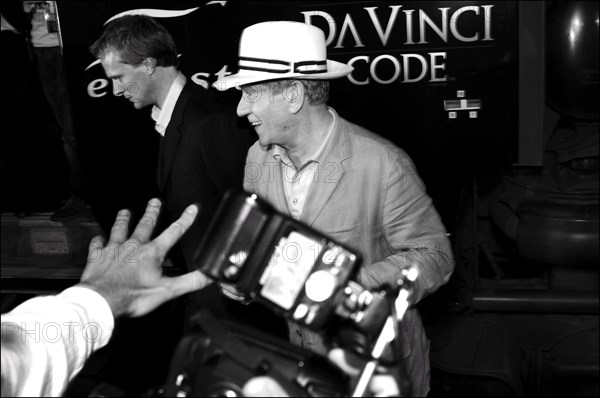 05/16/2006. Arrival of Da Vinci Code crew at Cannes rail station.