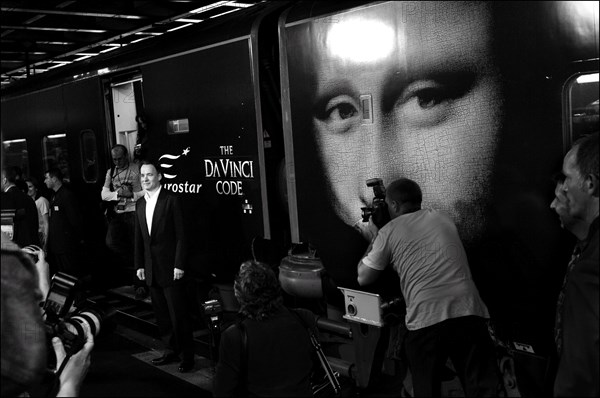 05/16/2006. Arrival of Da Vinci Code crew at Cannes rail station.