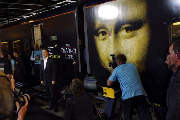 05/16/2006. Arrival of Da Vinci Code crew at Cannes rail station.