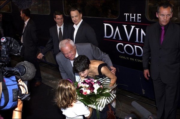 05/16/2006. Arrival of Da Vinci Code crew at Cannes rail station.