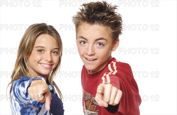 09/00/2002 - - Close Up French singers Priscilla and Jules.