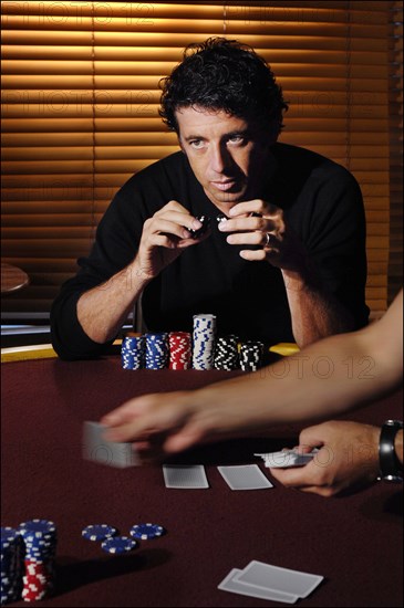 Patrick Bruel lors d'une partie de poker