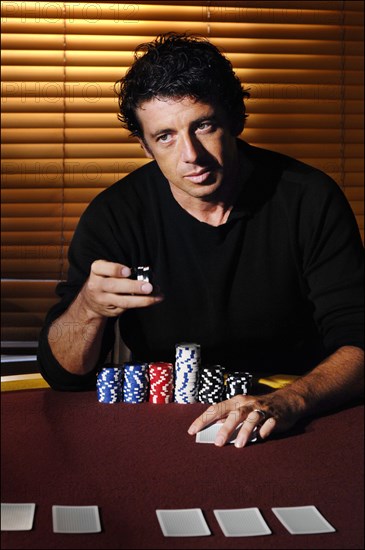 Patrick Bruel lors d'une partie de poker