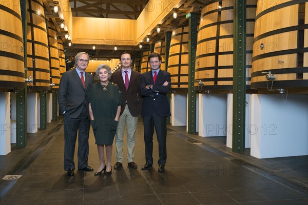 Philippine de Rothschild avec son mari et ses deux fils