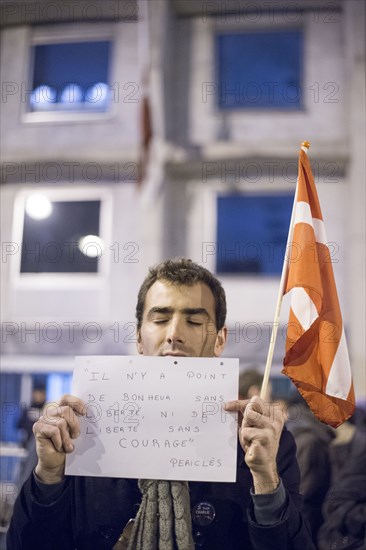 Manifestation de solidarité à l'égard du peuple danois devant l'ambassade du Danemark à Paris