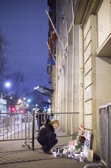 Manifestation de solidarité à l'égard du peuple danois devant l'ambassade du Danemark à Paris