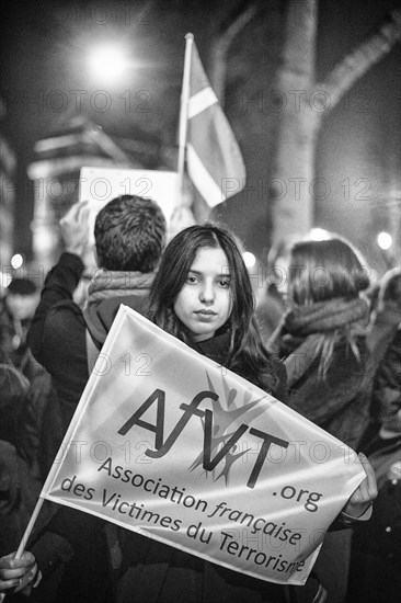 Manifestation de solidarité à l'égard du peuple danois devant l'ambassade du Danemark à Paris