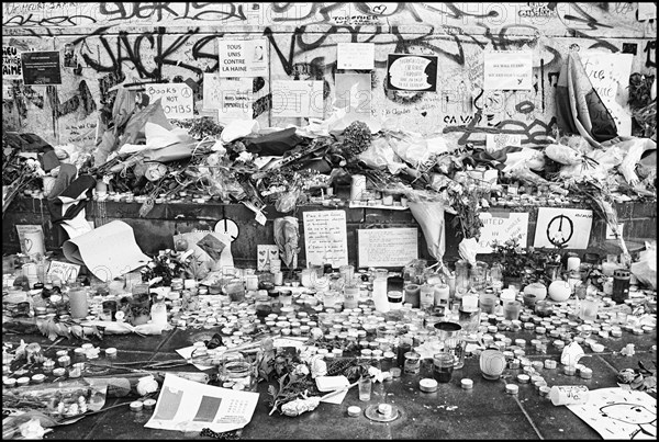 Hommage aux victimes des attentats du 13 novembre 2015 à Paris