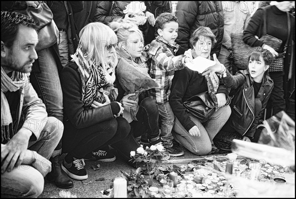 Hommage aux victimes des attentats du 13 novembre 2015 à Paris