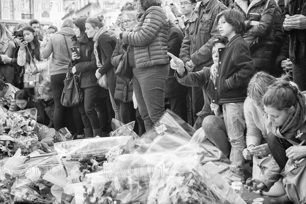 Hommage aux victimes des attentats du 13 novembre 2015 à Paris