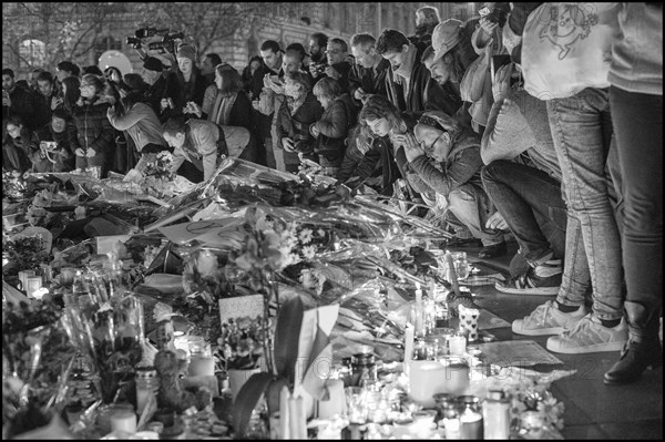 Hommage aux victimes des attentats du 13 novembre 2015 à Paris