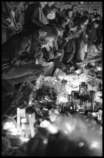 Hommage aux victimes des attentats du 13 novembre 2015 à Paris