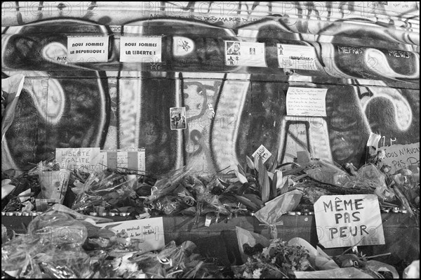 Hommage aux victimes des attentats du 13 novembre 2015 à Paris