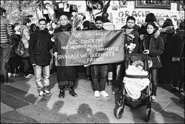 Hommage aux victimes des attentats du 13 novembre 2015 à Paris