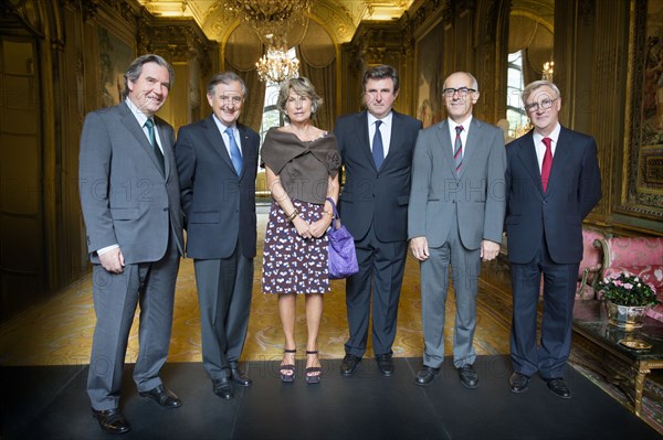 Remise du Prix Dialogo 2012

Remise du Prix Dialogo Ã  l'ambassade d'Espagne attribuÃ© Ã  SociÃ©tÃ© des Amis du Louvre et Ã  la Fundacion Amigos Museo del Prado