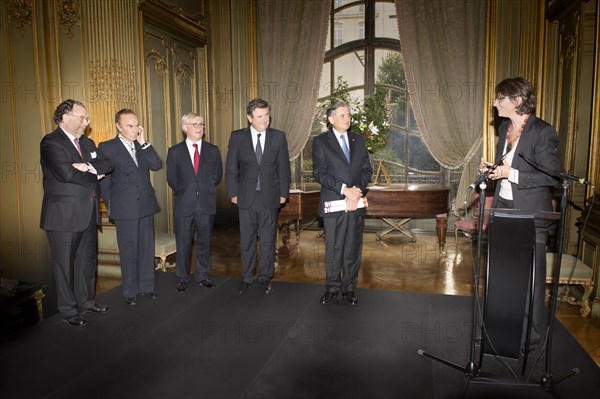 Remise du Prix Dialogo 2012

Remise du Prix Dialogo Ã  l'ambassade d'Espagne attribuÃ© Ã  SociÃ©tÃ© des Amis du Louvre et Ã  la Fundacion Amigos Museo del Prado