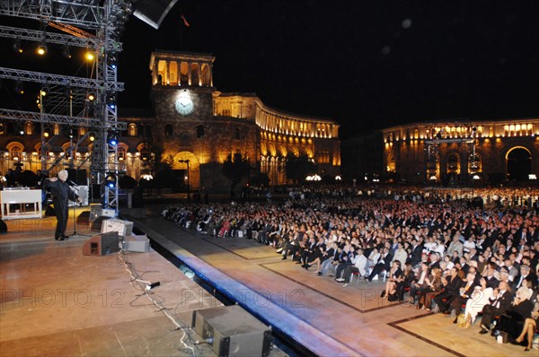 Concert de Charles Aznavour à Erevan (Arménie), le 30 septembre 2006