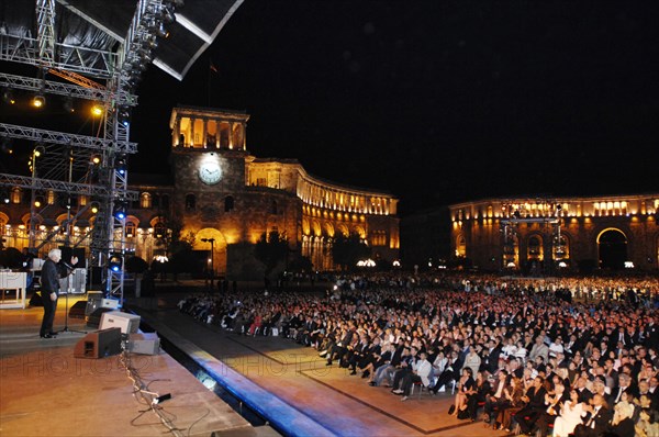 Concert de Charles Aznavour à Erevan (Arménie), le 30 septembre 2006