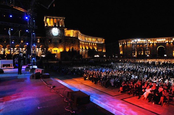 Concert de Charles Aznavour à Erevan (Arménie), le 30 septembre 2006