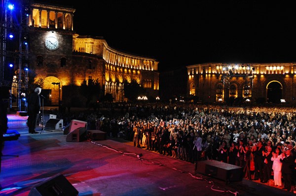 Concert de Charles Aznavour à Erevan (Arménie), le 30 septembre 2006