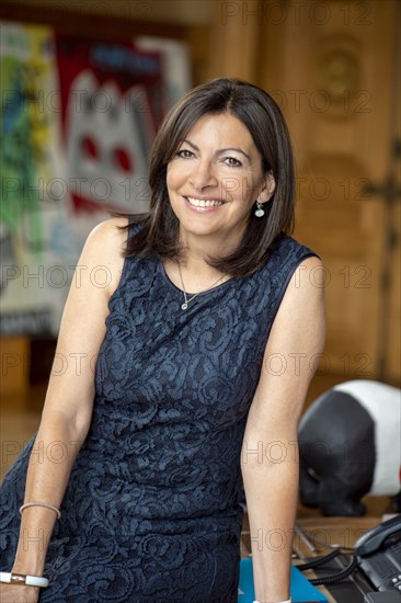 Anne Hidalgo dans son bureau de la Mairie de Paris (2016)