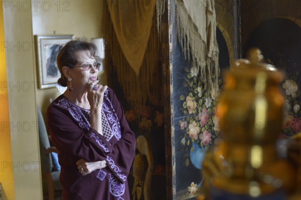 Claudia Cardinale chez elle à Paris