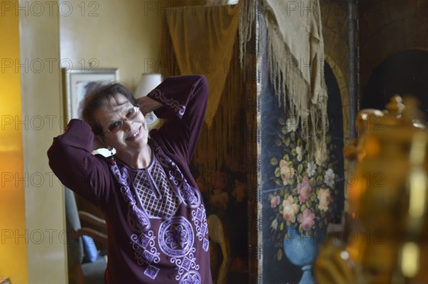 Claudia Cardinale chez elle à Paris