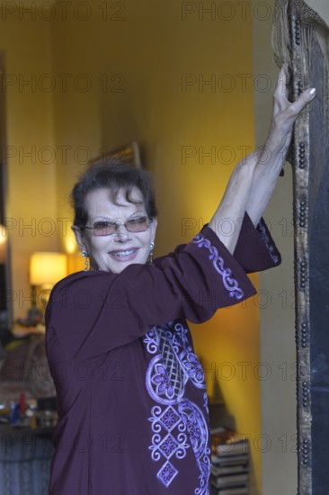 Claudia Cardinale chez elle à Paris