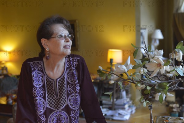Claudia Cardinale chez elle à Paris