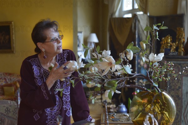 Claudia Cardinale chez elle à Paris