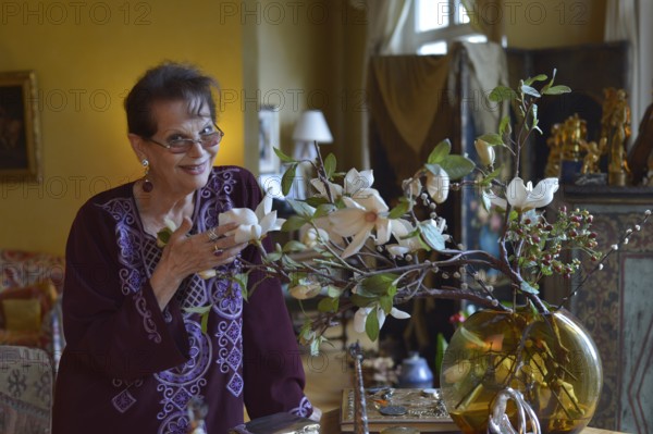 Claudia Cardinale chez elle à Paris