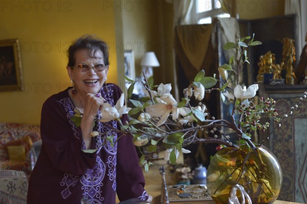Claudia Cardinale chez elle à Paris