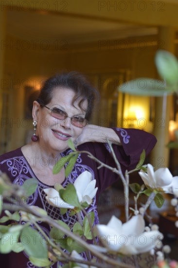 Claudia Cardinale chez elle à Paris