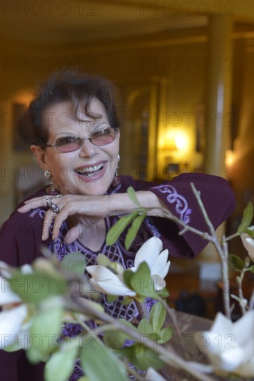 Claudia Cardinale chez elle à Paris