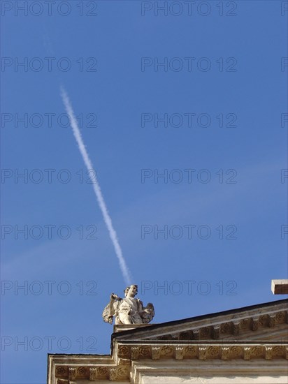 Ange sur l'église située avenue Palladio à Venise