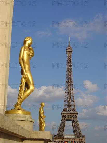 Paris, Tour Eiffel et esplanade du Trocadéro, architecture des années 1930