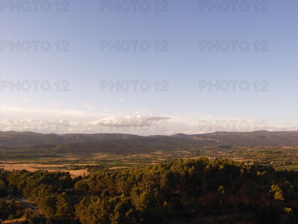 Provence269 Collines du Luberon le soir au soleil couchant
