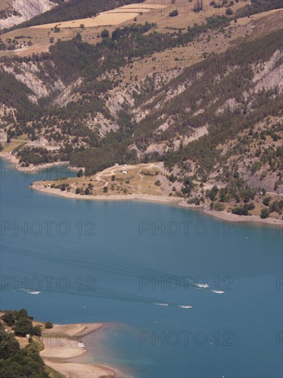 Provence302 Barrage de Serre-Ponçon, lac, Durance, vue aérienne, été, hautes Alpes