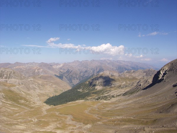 Provence310 Hautes Alpes, vue de montagnes, col de la Bonnette, la plus haute route d'Europe 2800m d'altitude, motards,